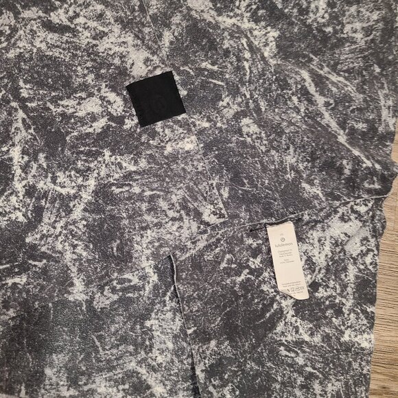 Lululemon Microfiber The Towel 68x26 Large Yoga Gym Workout Marble - Picture 2 of 4